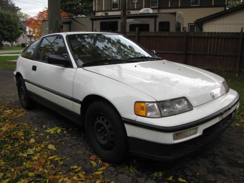 Illustration for article titled Here Are Ten Of The Most Fuel-Efficient Cars On eBay For Less Than $5000